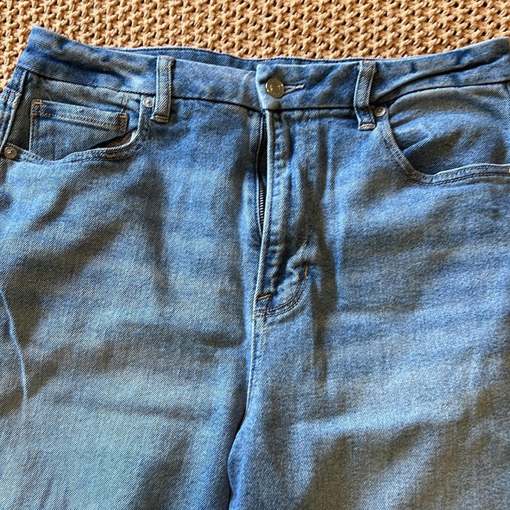 American Eagle Mom Jeans